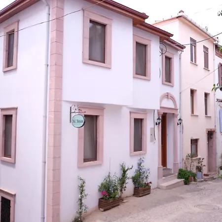 홈스테이 Nil House Ayvalı